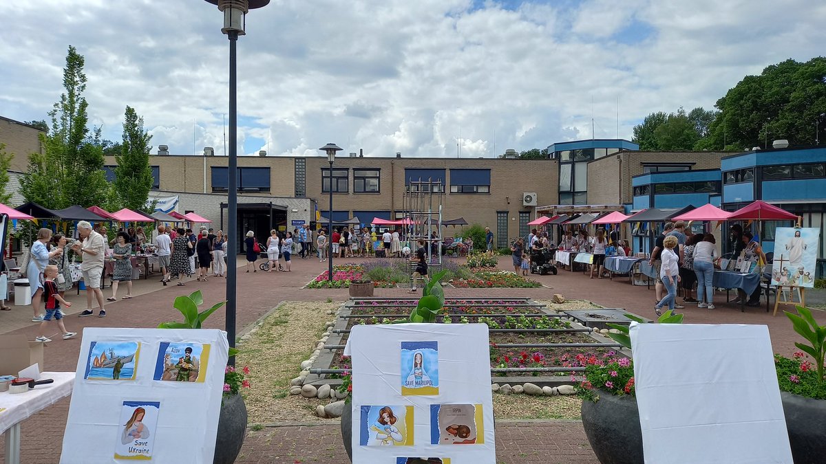 Mooi bezochte #Oekraïne bazaar bij vluchtelingenopvang Huize Alexandra 🤗🇺🇦🇳🇱