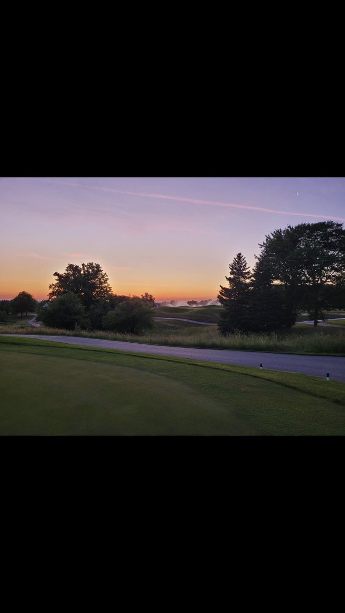 grahamjmarshall's tweet photo. Dawn tee off on the Niagara escarpment; Lowville GC is in tremendous shape https://t.co/PqyempBQ9G