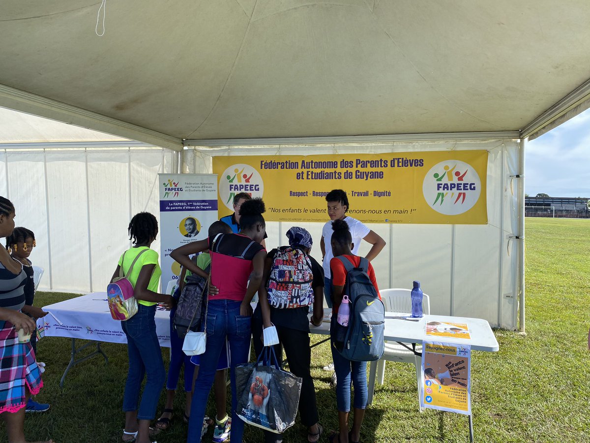 FAPEEGuyane's tweet photo. Nous sommes aujourd’hui à Saint-Laurent du Maroni à l’occasion de l’évènement « Rentrée dans la cour’s 6 » afin d’accompagner les familles dans le parcours du cm2 à la 6eme. https://t.co/xPEk1b1iYj