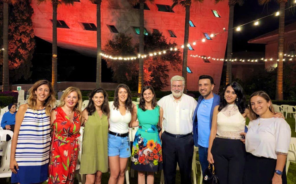 #FHSers at the Jihad Akl concert wrapping up Reunion 22! 

With AUB President @DrFadloKhuri 
HS Alumni Chapter President @RachelBtaiche 
Gamma Delta Chapter President @GhinwaHayek 

@AUBDeltaOmega @FHS_AUB @AUBAlumni 

#StayConnected #GetInvolved #MakeAnImpact