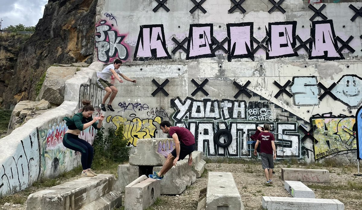 franckytrichet's tweet photo. Lancement des Estives de Nantes Terrain de Jeux avec @FrRebouh et les collectifs engagés. Profitez des 140 activités gratuites et encadrées (escalade, acroyoga, slackline, parkour, fitness, grimpe d'arbres...) tout l’été ! Le programme : https://t.co/MUe2yNfBGk https://t.co/50fun41YIp