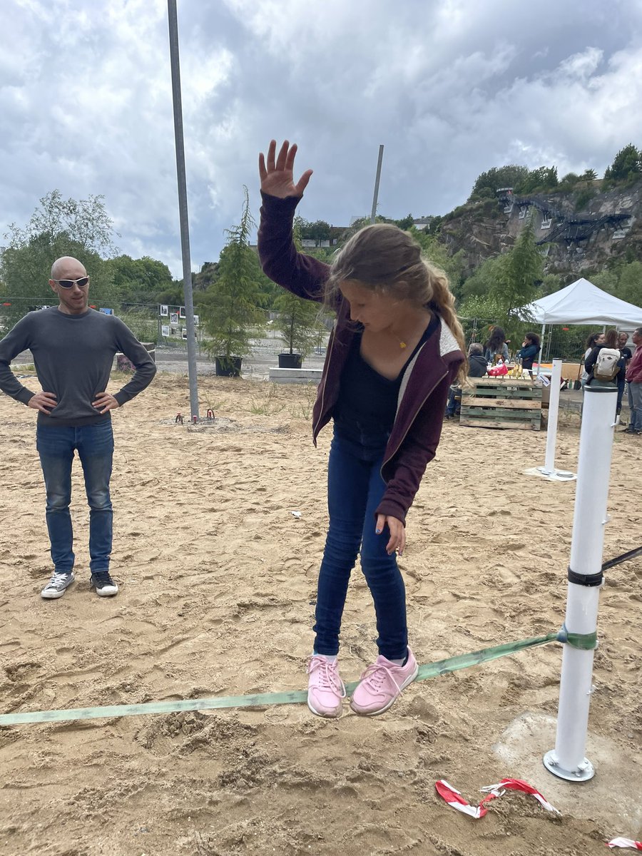 franckytrichet's tweet photo. Lancement des Estives de Nantes Terrain de Jeux avec @FrRebouh et les collectifs engagés. Profitez des 140 activités gratuites et encadrées (escalade, acroyoga, slackline, parkour, fitness, grimpe d'arbres...) tout l’été ! Le programme : https://t.co/MUe2yNfBGk https://t.co/50fun41YIp