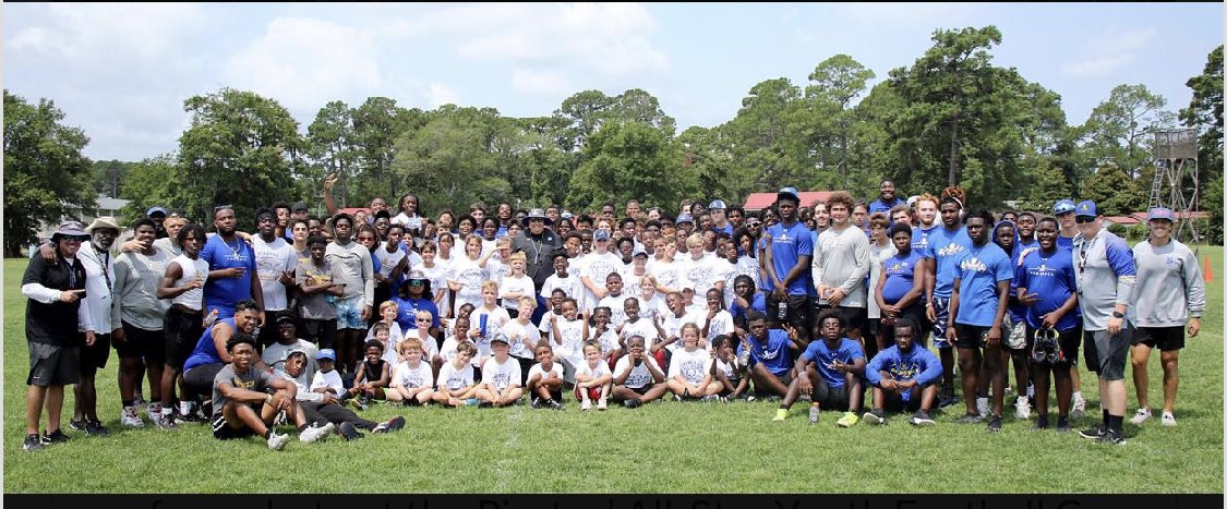 BrunswickFB's tweet photo. Thank you to everyone who participated &amp; came out to help with the Brunswick High All-Star Youth Football Camp! We had a great turn-out &amp; the kids enjoyed the day! Looking forward to next year!🟦🟨🏴‍☠️☠️⚓️ #AllAboutTheFamily #PiratePride #FuturePirates https://t.co/HN5CV0wzGb