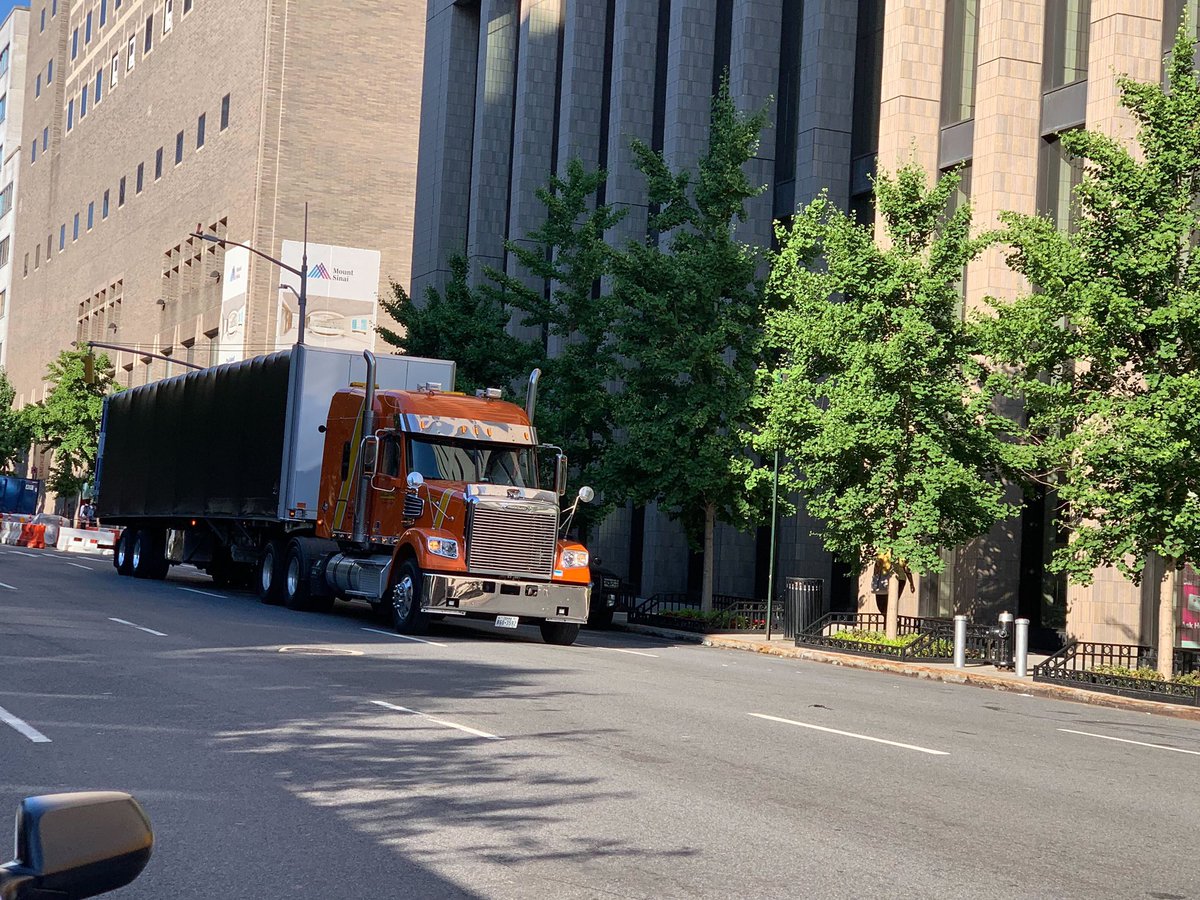 zahifayad's tweet image. Something big coming to @BMEIIsinai @IcahnMountSinai #hessbuilding #imagingcore #notafraid