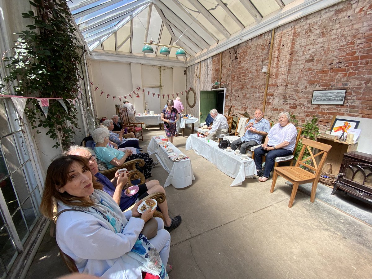 🏛 Friends of William Salt Library enjoyed a day @ Hanson’s Bishton Hall in our orangery with refreshments, talks and valuations with Mark Holder #books #antiquesroadshow #stafford #lichfieldbusiness @citylifelichfield @expressandstar @HansonsAuctions