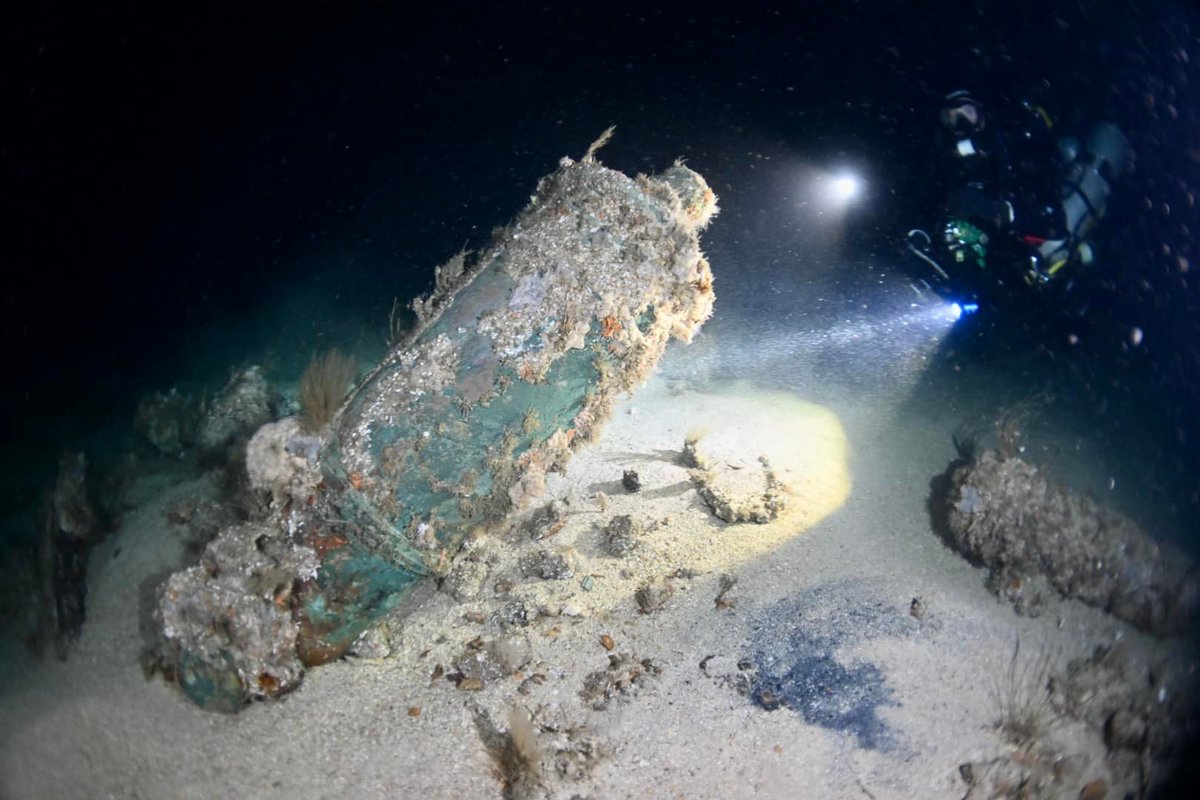 BSAC's Head of Diving and Training, Dom Robinson, was part of a team of divers exploring the incredible wreck of HMS Victory (1744) in the English Channel at 78m deep! 😮

📸 Stunning photos by Rick Ayrton.