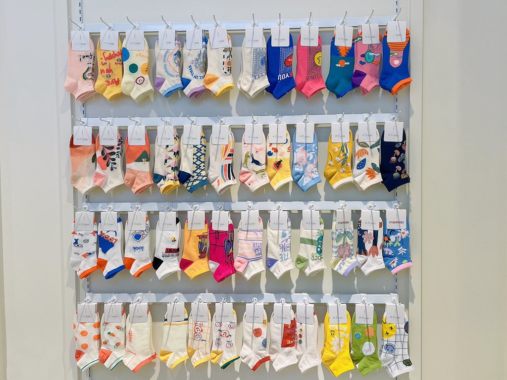 SusanMo9's tweet image. Good company with good products #socks