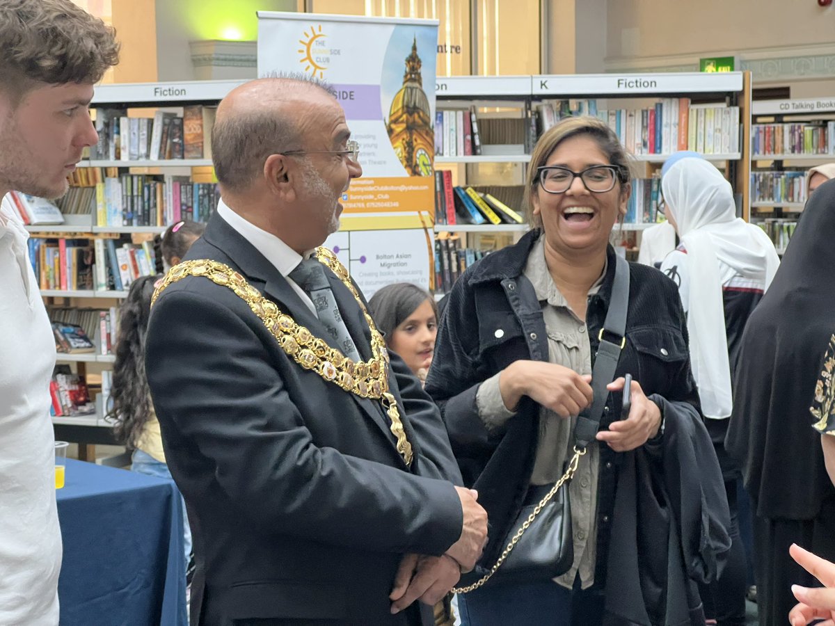 BazzwellsPhoto's tweet photo. What a wonderful
#MACFESTBOLTON
event. MACFEST, @sunnyside_club
and @BoltonLMS. The Mayor at MACFEST. https://t.co/3yCIO5oP5J
