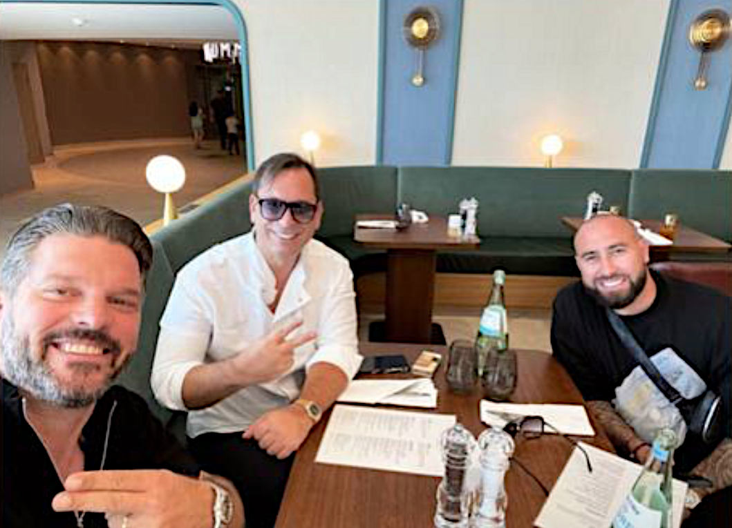#Grüße aus #Deutschland, Sheraton Frankfurt #Airport #Hotel, 25.06.22
#Greetings from #Germany, #Sheraton Frankfurt Airport Hotel, 25.06.22
#Saludos desde #Alemania, Sheraton #Frankfurt Airport Hotel 25.06.22
#Salutations d'#Allemagne, Sheraton Frankfurt Airport Hotel, 25.06.22