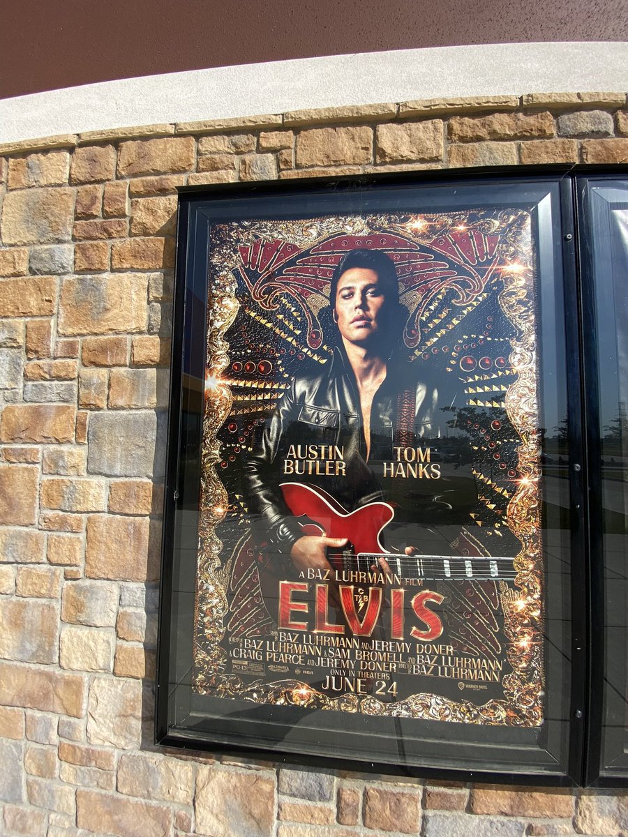 stuttergal's tweet photo. If the new Elvis Movie doesn’t get some type of award. Imma throw hands . THE BEST MOVIE IVE EVER SEEN! @bazluhrmann @ElvisMovie #Elvis #ELVISMovie https://t.co/ZhtaTDHSEy