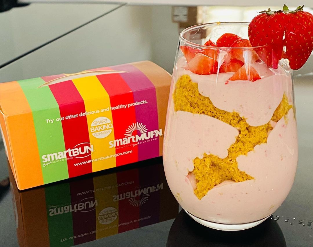 SmartBaking's tweet image. At Smart Baking Company, we believe you shouldn't have to choose between healthy and delicious…this is what we mean!  📷: ketofriendlyshop on Instagram #Smartcakes #HealthySnack #Dessert