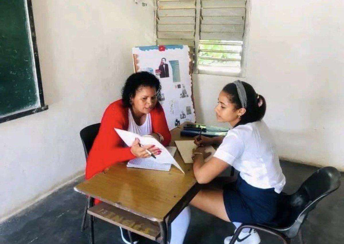 Identificar mediante la exposición de clases, los conocimientos y habilidades docentes y la creatividad adquirida por los monitores en cada asignatura, es el objetivo con que se preparan nuestros estudiantes para el festival de clases Manuel  Ascunce
