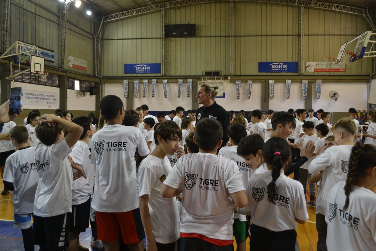 campus_dorada's tweet photo. Diferentes momentos del campus Experiencia Generación Dorada en el Club Náutico Hacoaj, sede Tigre. https://t.co/a4bGauyOjh