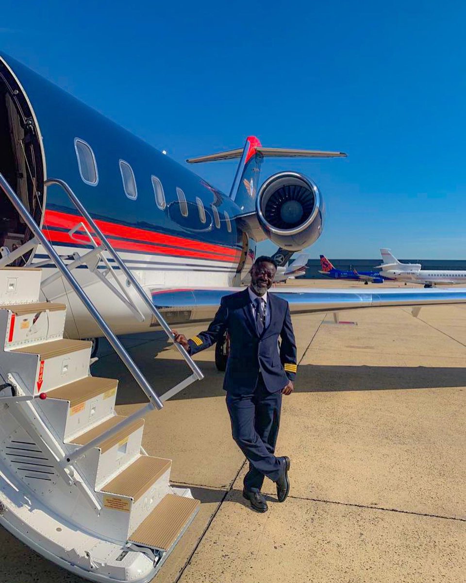 captquainoo_380's tweet photo. Goodbye Emirates 👋🏿 ♥️ , Hello McDan 👨🏿‍✈️ ✈️ 🇬🇭

#NewChapter #McDanAviation #Bombardier #Challenger604 #Captain https://t.co/EjUylye2Kf
