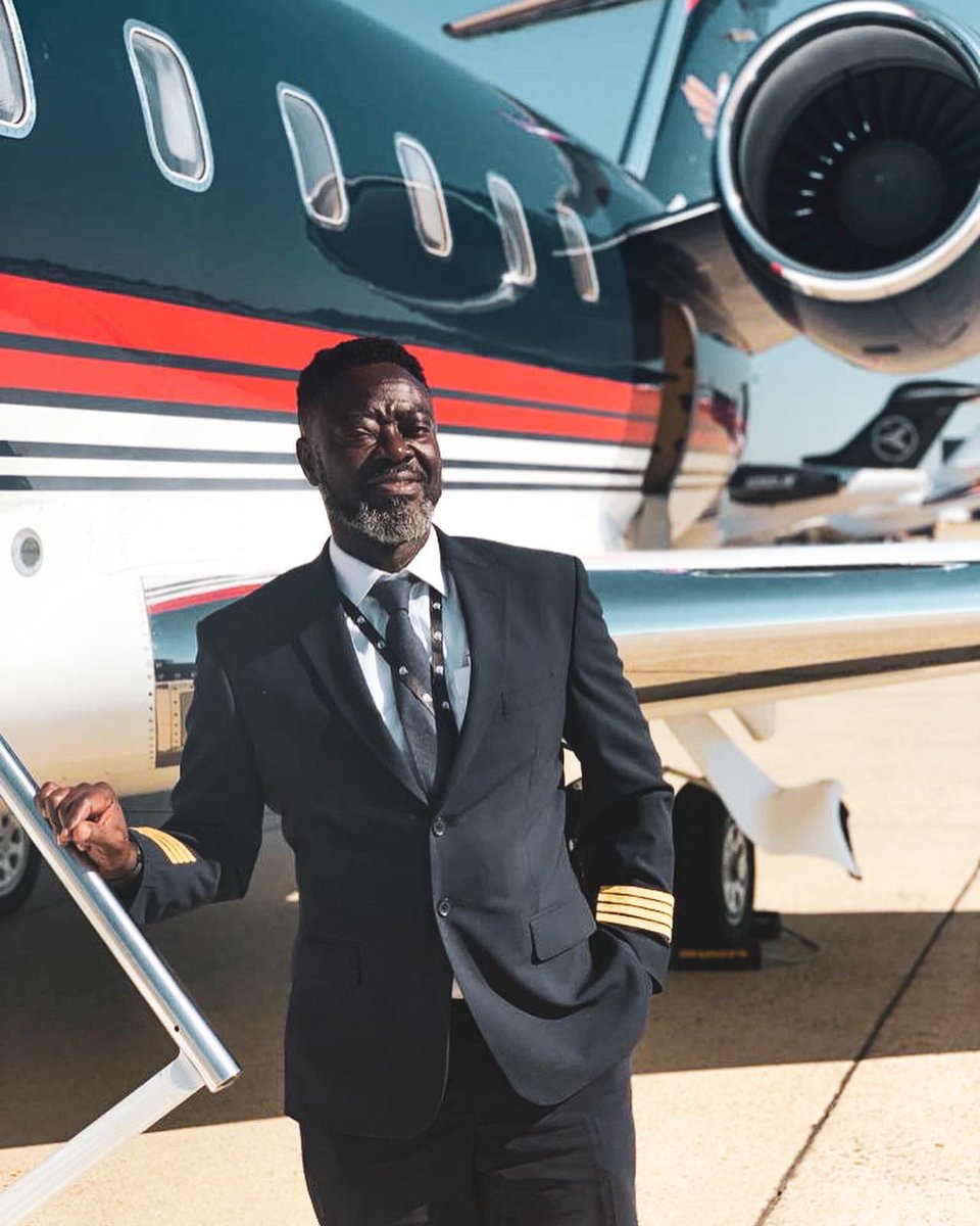 captquainoo_380's tweet photo. Goodbye Emirates 👋🏿 ♥️ , Hello McDan 👨🏿‍✈️ ✈️ 🇬🇭

#NewChapter #McDanAviation #Bombardier #Challenger604 #Captain https://t.co/EjUylye2Kf