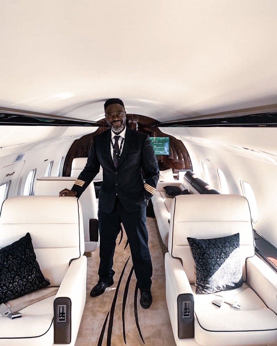 captquainoo_380's tweet photo. Goodbye Emirates 👋🏿 ♥️ , Hello McDan 👨🏿‍✈️ ✈️ 🇬🇭

#NewChapter #McDanAviation #Bombardier #Challenger604 #Captain https://t.co/EjUylye2Kf