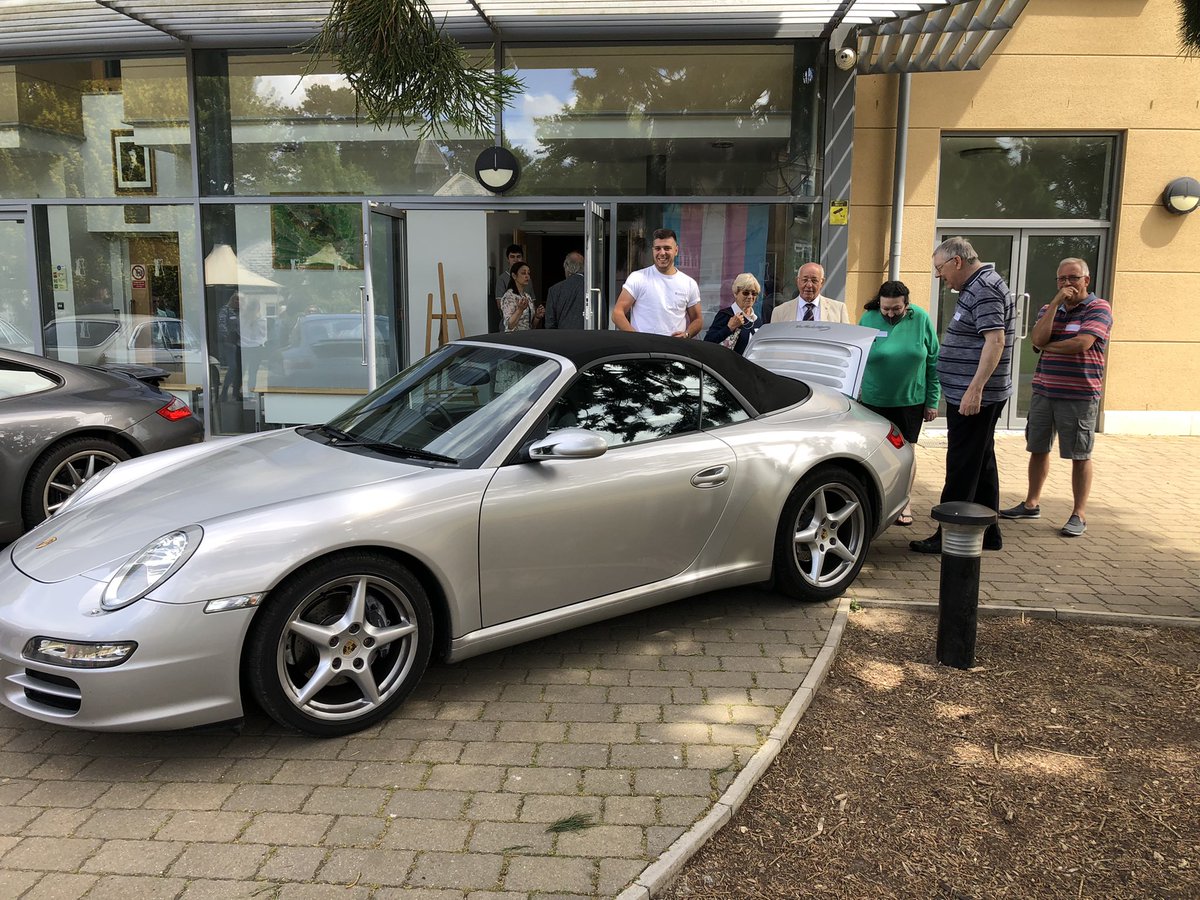 EwellCastleHead's tweet photo. Delighted to welcome so many Old Ewellians to our Alumni Open Event @EwellCastleUK this afternoon. Many happy memories and funny stories being shared, plus a few classic cars being shown off. https://t.co/9FhIUij850