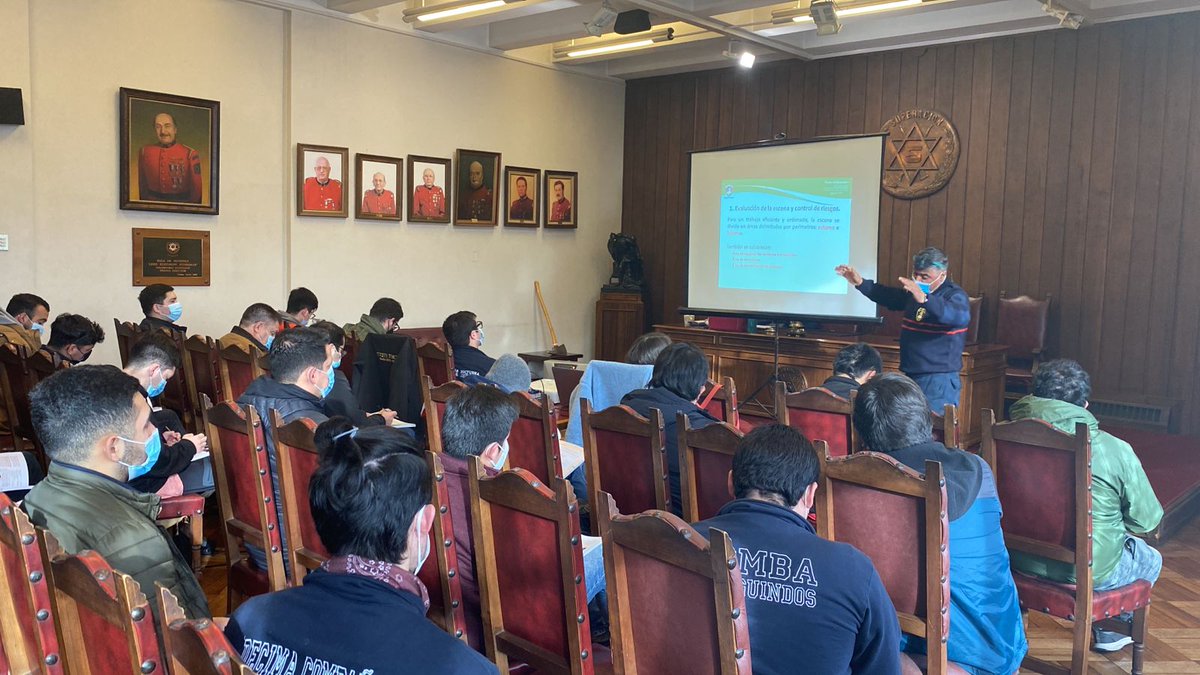 En cuartel de <a href="/BombaIsrael/">Bomba Israel</a> se da inicio a curso de Extricación I ANB <a href="/ANB_Chile/">Academia Nacional</a> para voluntarios y voluntarias de <a href="/BomberosNunoa/">Cuerpo de Bomberos de Ñuñoa</a>
<a href="/comandante_cbn/">Comandante CBÑ</a>