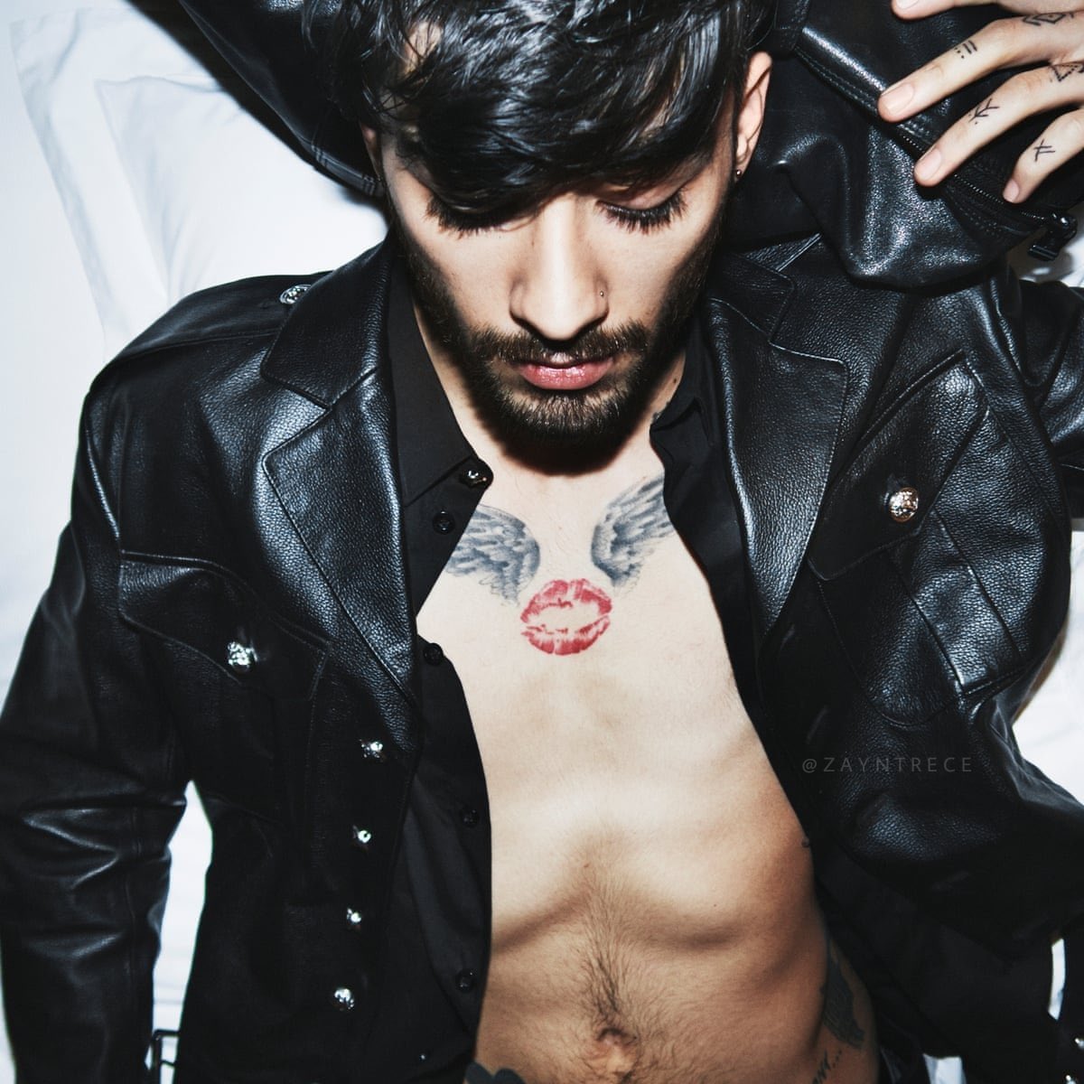 ZaynJavadmlk's tweet photo. ㅤ ㅤ            𝗜𝗡𝗦𝗧𝗔𝗚𝗥𝗔𝗠   𝗨𝗣𝗗𝗔𝗧𝗘
                   ↳ @ZaynJavadmlk⠀

⠀⠀⠀⠀⠀⠀⠀𓈒⠀ 𝗕𝗨𝗧  𝗙𝗜𝗥𝗦𝗧⠀ ⋆⠀ 🤳⠀◞
⠀⠀⠀⠀⠀⠀⠀  ⠀leт⠀⠀me⠀⠀тακe⠀⠀α
⠀⠀⠀⠀⠀⠀ ⠀⠀⠀⠀⠀⠀⠀𝙎𝙀𝙇𝙁𝙄𝙀
⠀
             ㅤ≡     ⌕       ⊞      ♡       ○⠀ https://t.co/cfsn9ASEDV