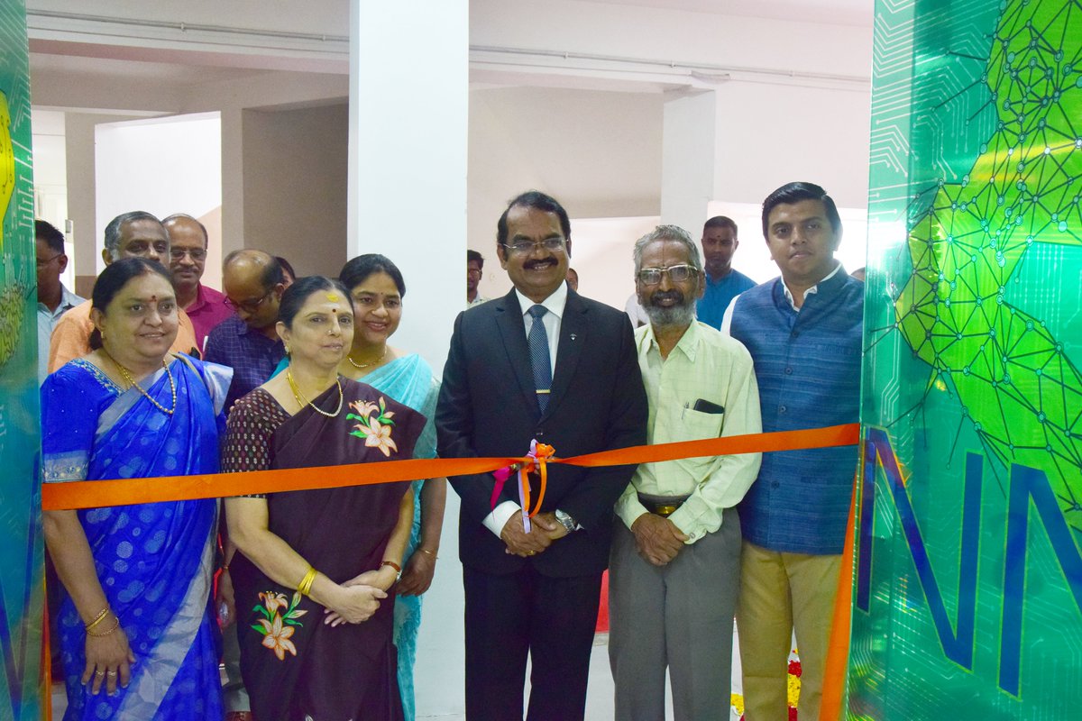 CONTACTSV1's tweet image. &quot;Yes. We made it.&quot;
A futuristic Robotics &amp;amp; STEM Studio was successfully inaugurated by our chief guest, &apos;Moon Man of India&apos; Padma Shri Dr. Mylswamy Annadurai, Indian scientist in our campus on 25.06. 2022. 
#robotics #STEMStudio #motivationalspeaker #santhanamvidhyalayacbse