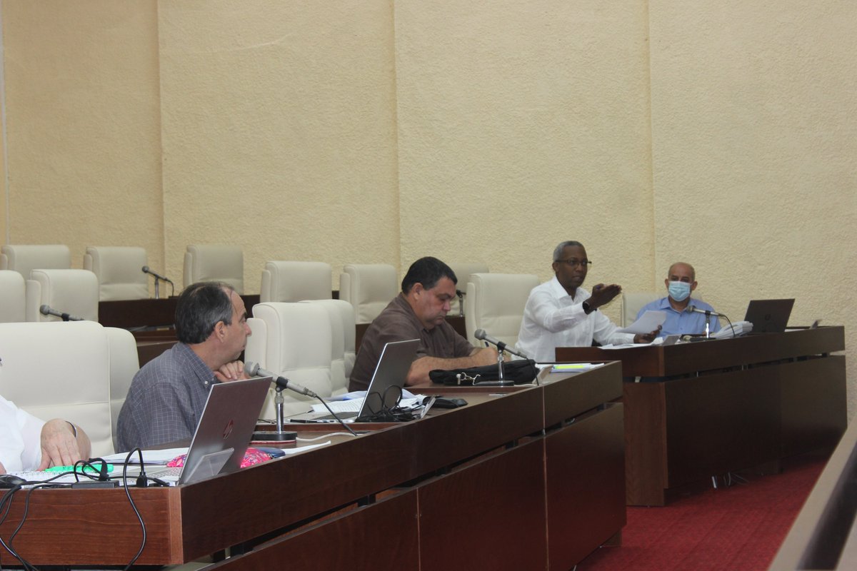 DrRobertoMOjeda's tweet photo. En reunión por videoconferencia este sábado, con los Primeros Secretarios de los Comités Provinciales del @PartidoPCC, evaluamos la situación electroenergética nacional y damos seguimiento a los acuerdos del IV Pleno del CCPCC. #Cuba #ParaCubaTrabajamos #UnidadYContinuidad https://t.co/e2zVwcWGME