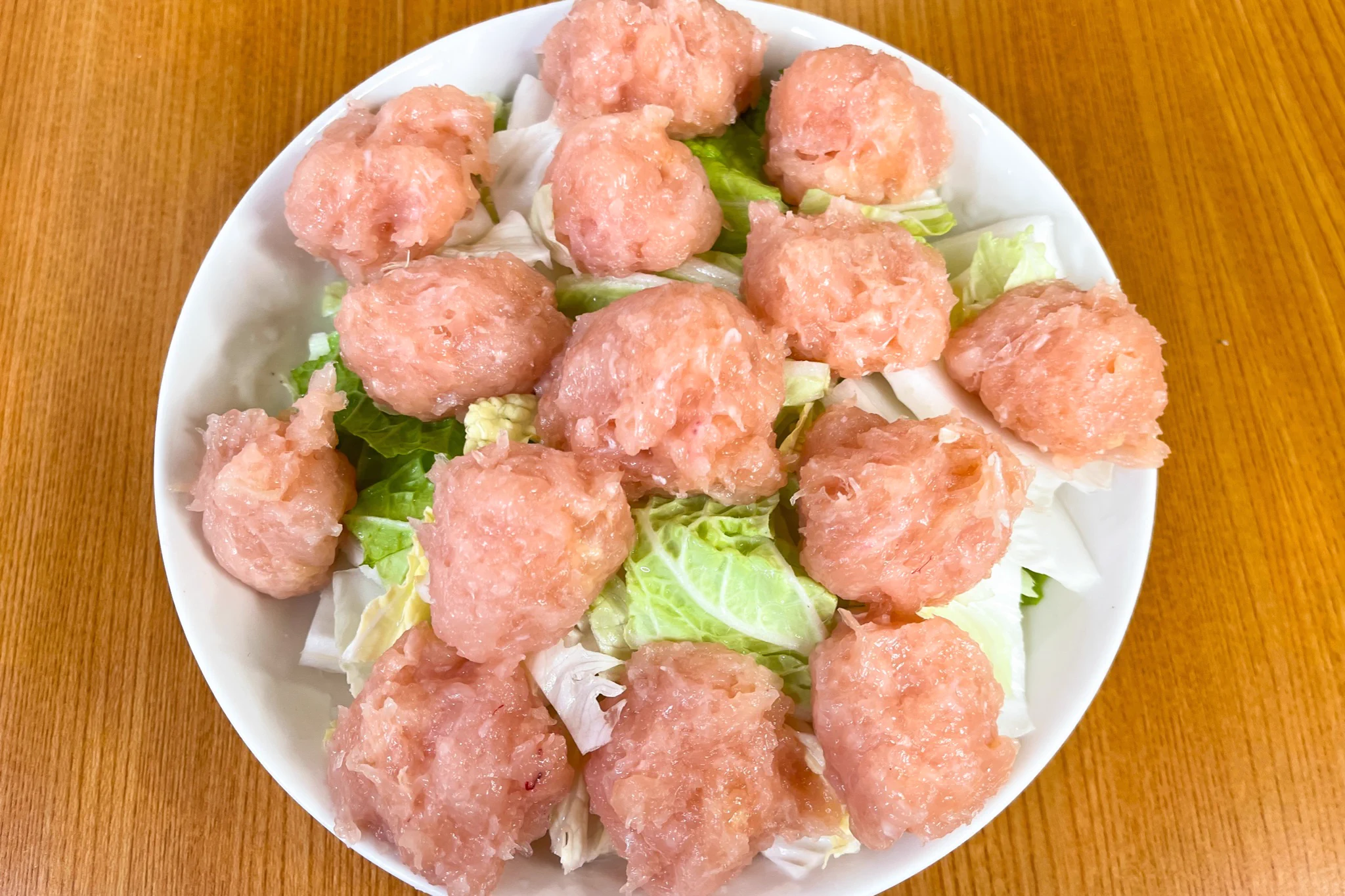 電子レンジで簡単調理！鶏だんごと白菜のさっぱり蒸し。