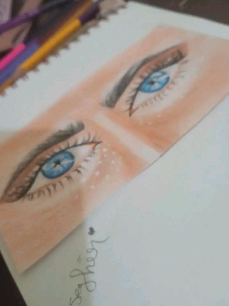 IntissarSeghir's tweet image. من تونس خطت لها ثوبا وخيوط الثوب عراقية والشال من الدار البيضاء والهيئة تبدو 
خليجية🇩🇿🤍📜
#Art #intissar #draw