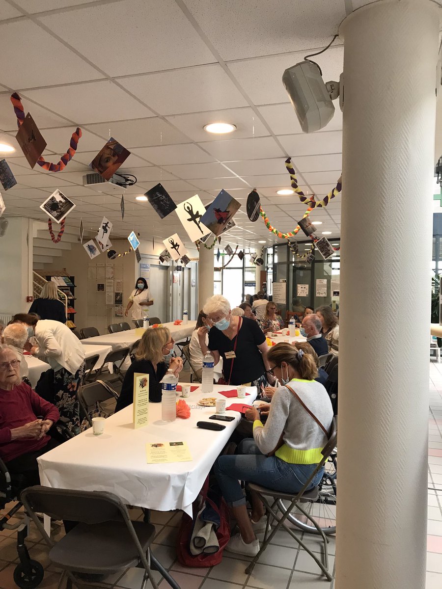 lesabondances's tweet photo. Après deux année sans pour cause d’épidémie, l’Ehpad du Rouvray était très heureux de pouvoir organiser ce samedi son traditionnel barbecue avec les résidents et leurs familles. Au programme : orchestre, danses africaines et bien sûr grillades ! Une journée très sympathique ! https://t.co/EPzEs875Wl
