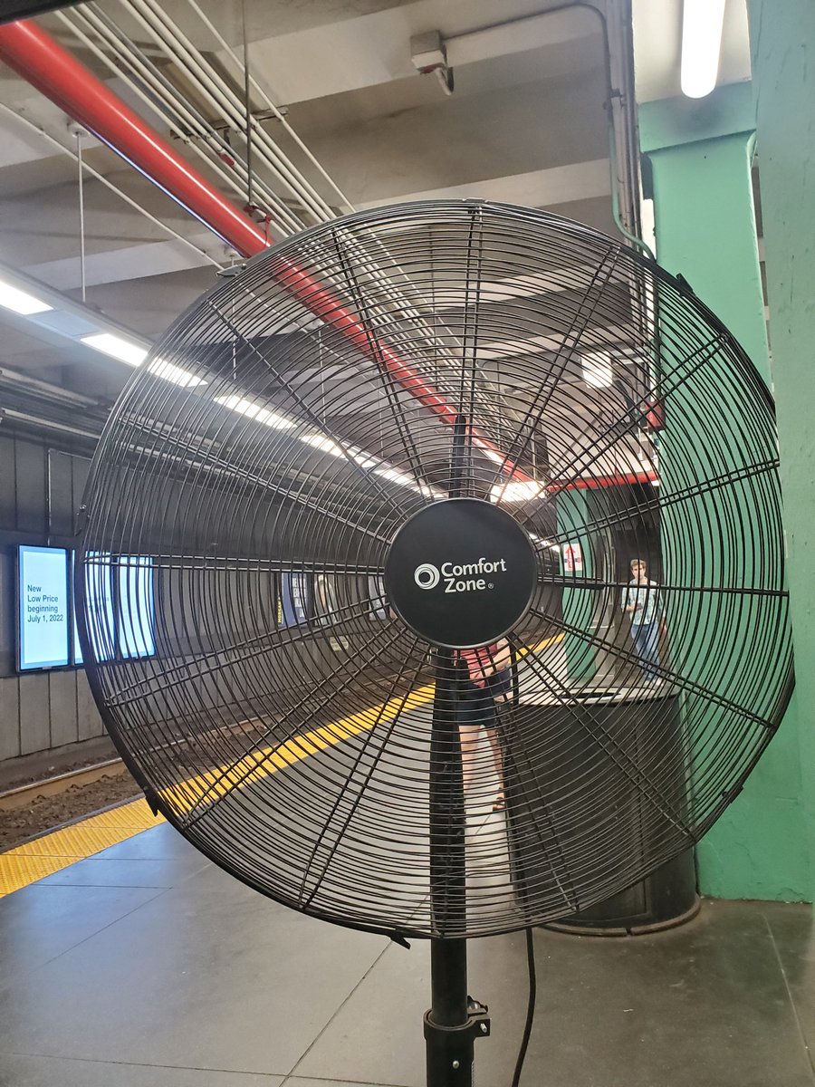 GlennWhidden's tweet image. This is an #MBTA fan at Kenmore. It is not plugged in. No point, it has no blades. Never change MBTA.
