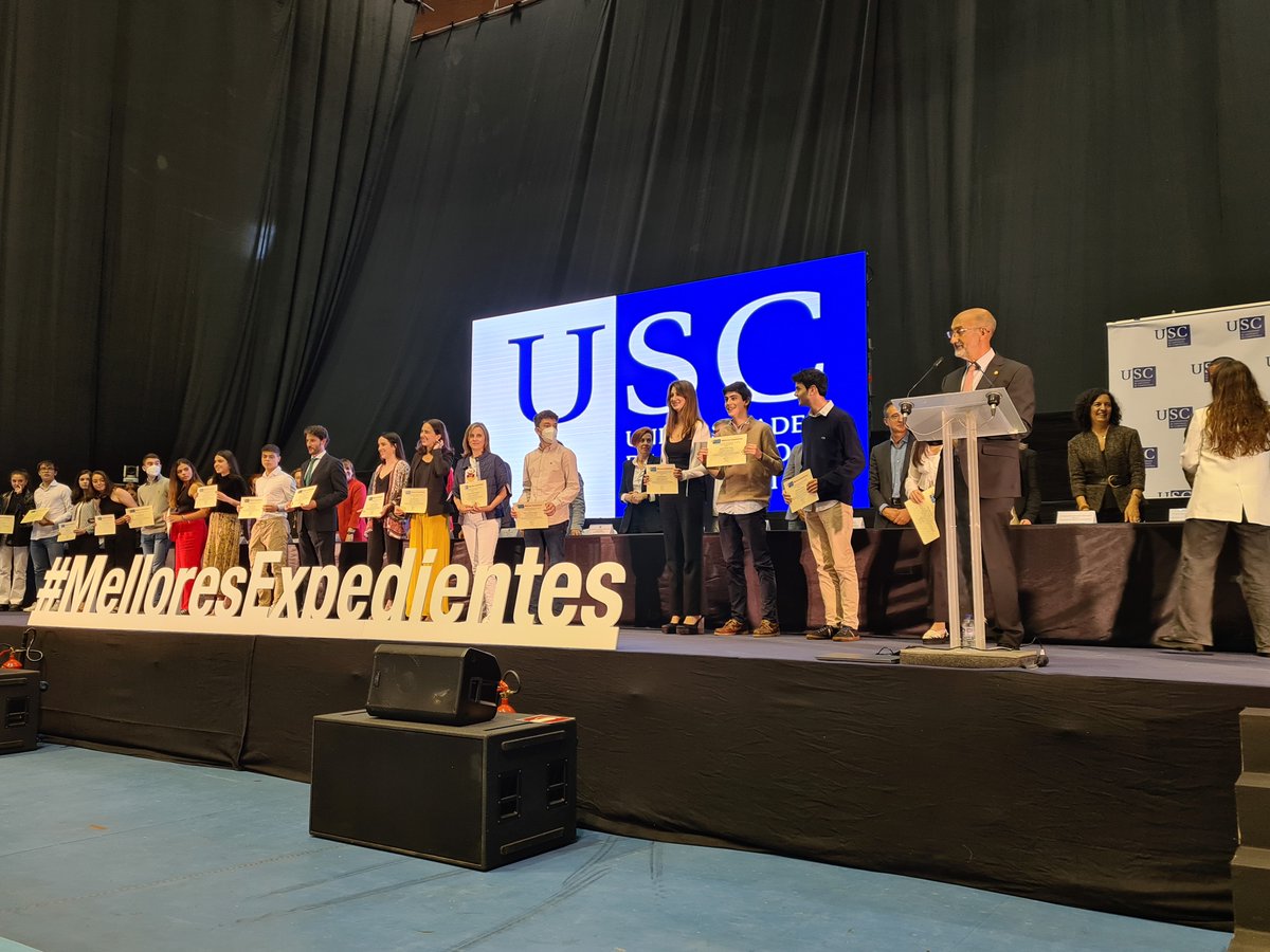 Parabéns ao alumnado de 2ºBac que coñeceu as cualificacións definitivas da ABAU con resultados moi satisfactorios,froito do traballo,esforzo e constancia na súa traxectoria académica. Parabéns aos 14 alumnos/as convocados ao acto de #MelloresExpedientes da <a href="/UniversidadeUSC/">USC</a>