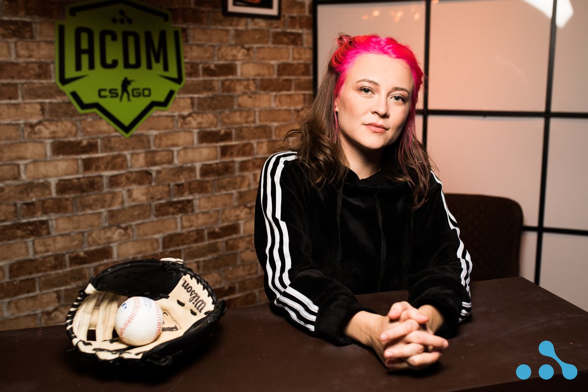 Хлопці та дівчата, хочу сказати вам велике дякую за підтримку і тепло яке ви мені дарували❤
Мені було досить важко працювати фінальну стадію WePlay Academy League, адже це останній турнір для мене під крилом компанії. 
Я змушена знову шукати роботу в цей непростий час.