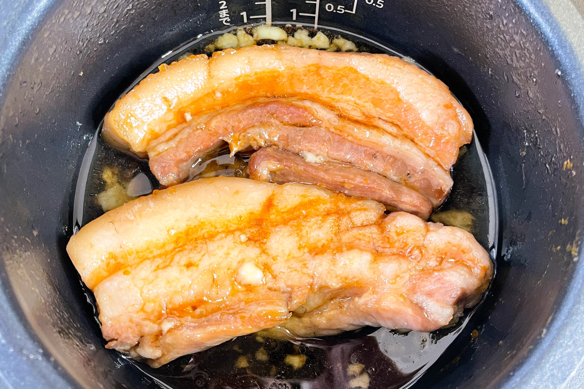 なんと炊飯器ひとつで作れちゃう！とろとろ豚バラ角煮。