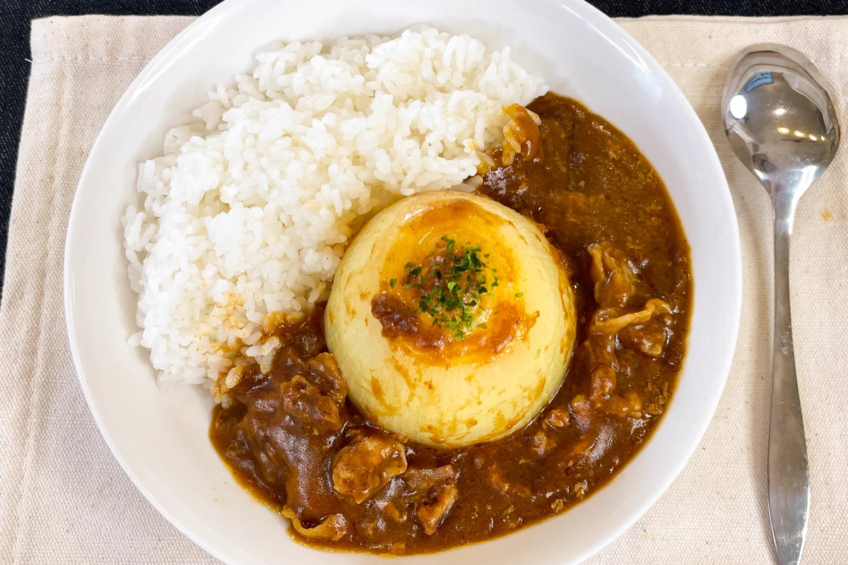 炊飯器で一発で作れちゃう！絶品丸ごと玉ねぎカレー食べてみて！