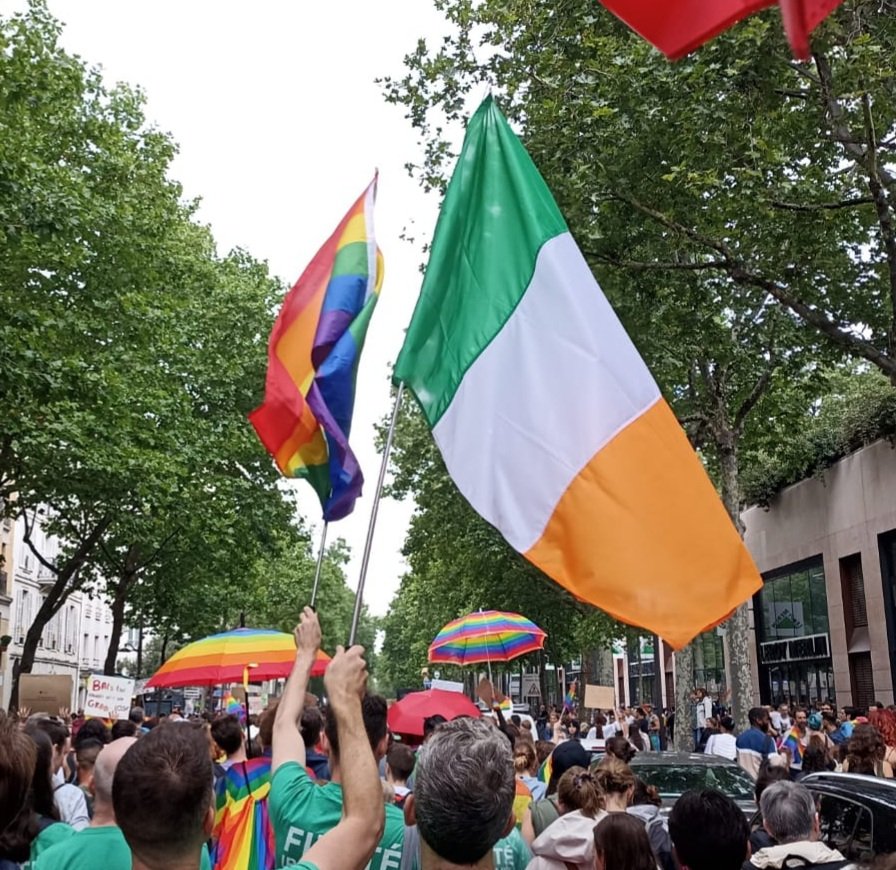 We're #proud to be marching in the Paris Pride Parade today with Team Ireland! 🌈

Look out for us in the green t-shirts!!