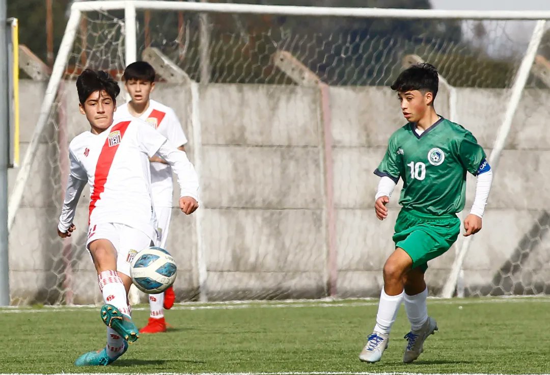 Nuestra #Sub13 cerró el Apertura con una goleada por 6-0 a <a href="/dpmchile/">Deportes Puerto Montt</a>, con goles de Eduardo Oyarce (X3), Maximiliano Jara, Diego Avendaño y Lucas López ⚽

¡Tremendo partido, muchachos! 

#ElClubDeSuGente ⚪🔴