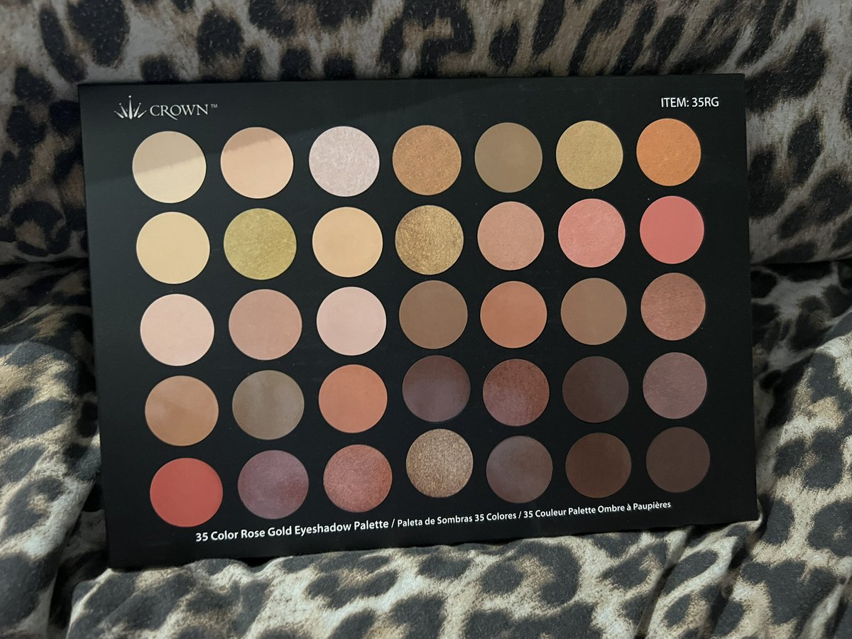 sarahTRADEMARK tweet media