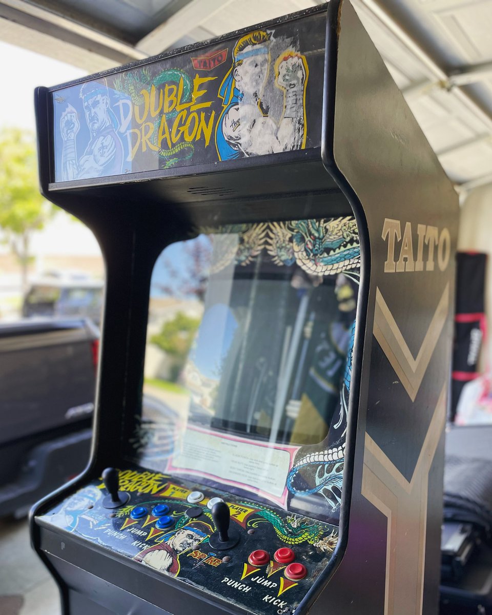 gamewithjess's tweet photo. New arcade project. 🐉🐉 #doubledragon #arcade #arcaderestoration #taito #gameroom https://t.co/yCkWcRxXA6