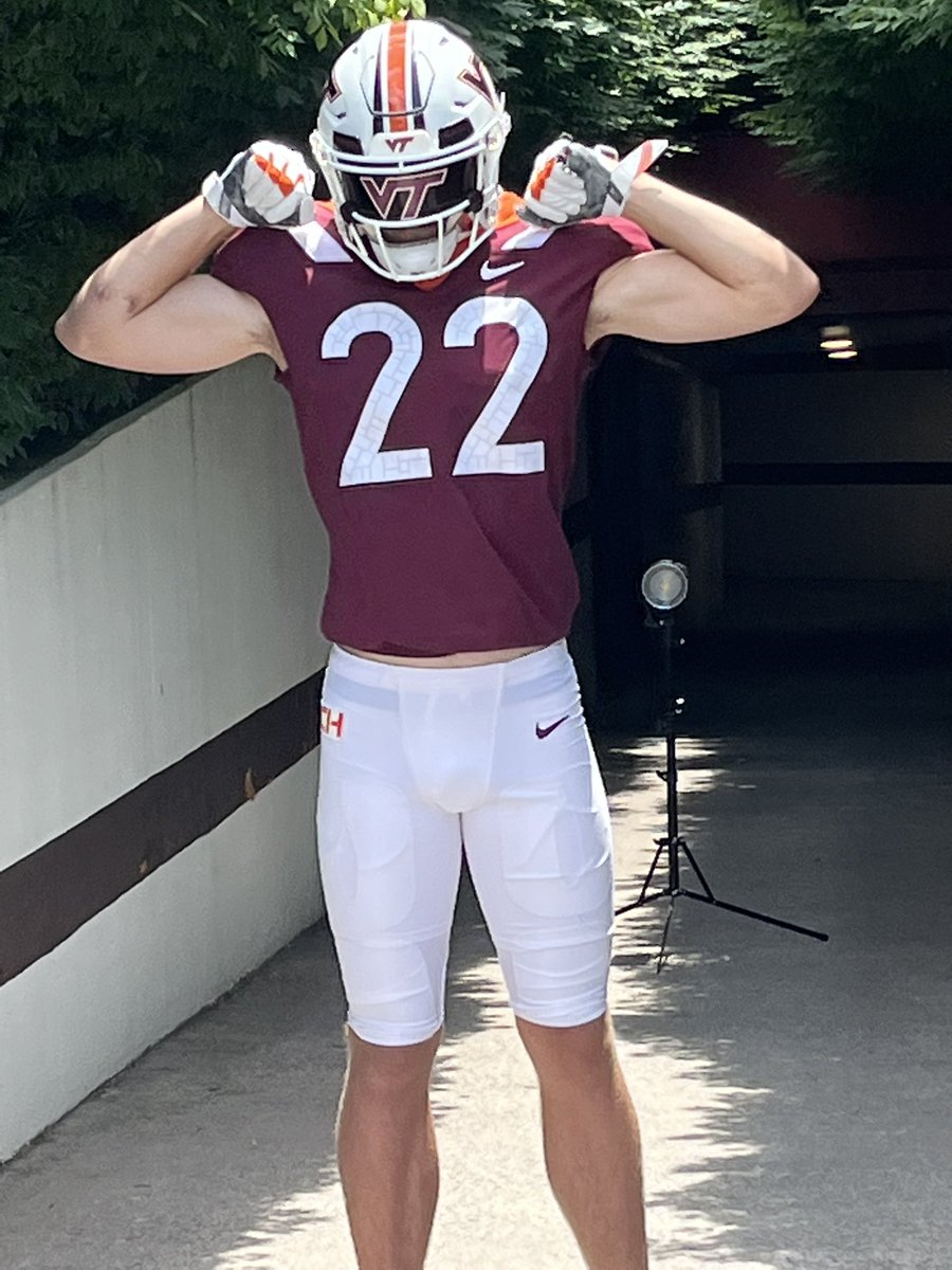 Carter83854638's tweet image. Blessed to have received an offer from Virginia Tech!!