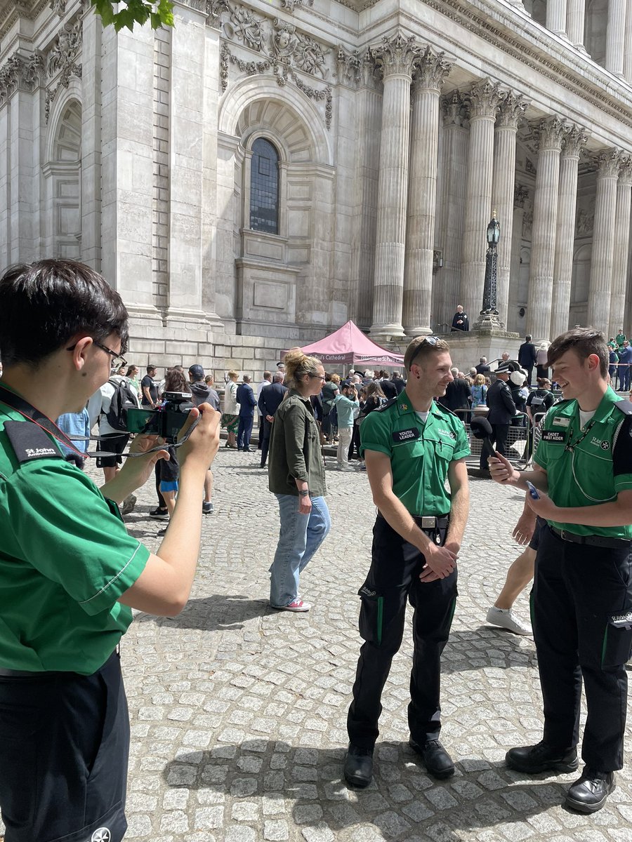 JoeShawSJA's tweet photo. It was great to meet our @stjohnambulance Cadet Reporters who where interviewing people at the #stpaulscathedral St John’s day celebration event. #youngresponders @SJAYouthEng https://t.co/10w1kUF9AW