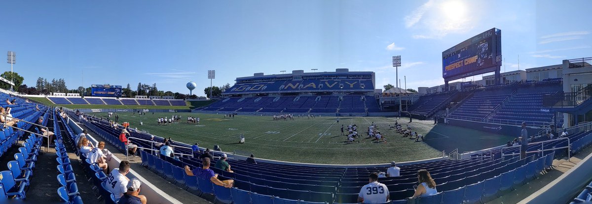 Had a great time at the United States Naval Academy this weekend. A big thanks to all the Navy coaches
 @NAVYCoachKen <a href="/D_WallCoach/">Jerrick Hall</a> <a href="/CoachAIngram/">Ashley Ingram</a> <a href="/NavyFB/">Navy Football</a> <a href="/NavyFBrecruit/">Navy Football Recruiting</a> 
#USNAFootball #Leadership #GoNavyBeatArmy

<a href="/CoachJGentry/">Justin Gentry</a> 
<a href="/TrenchWorkLLC/">TrenchWork Performance</a>