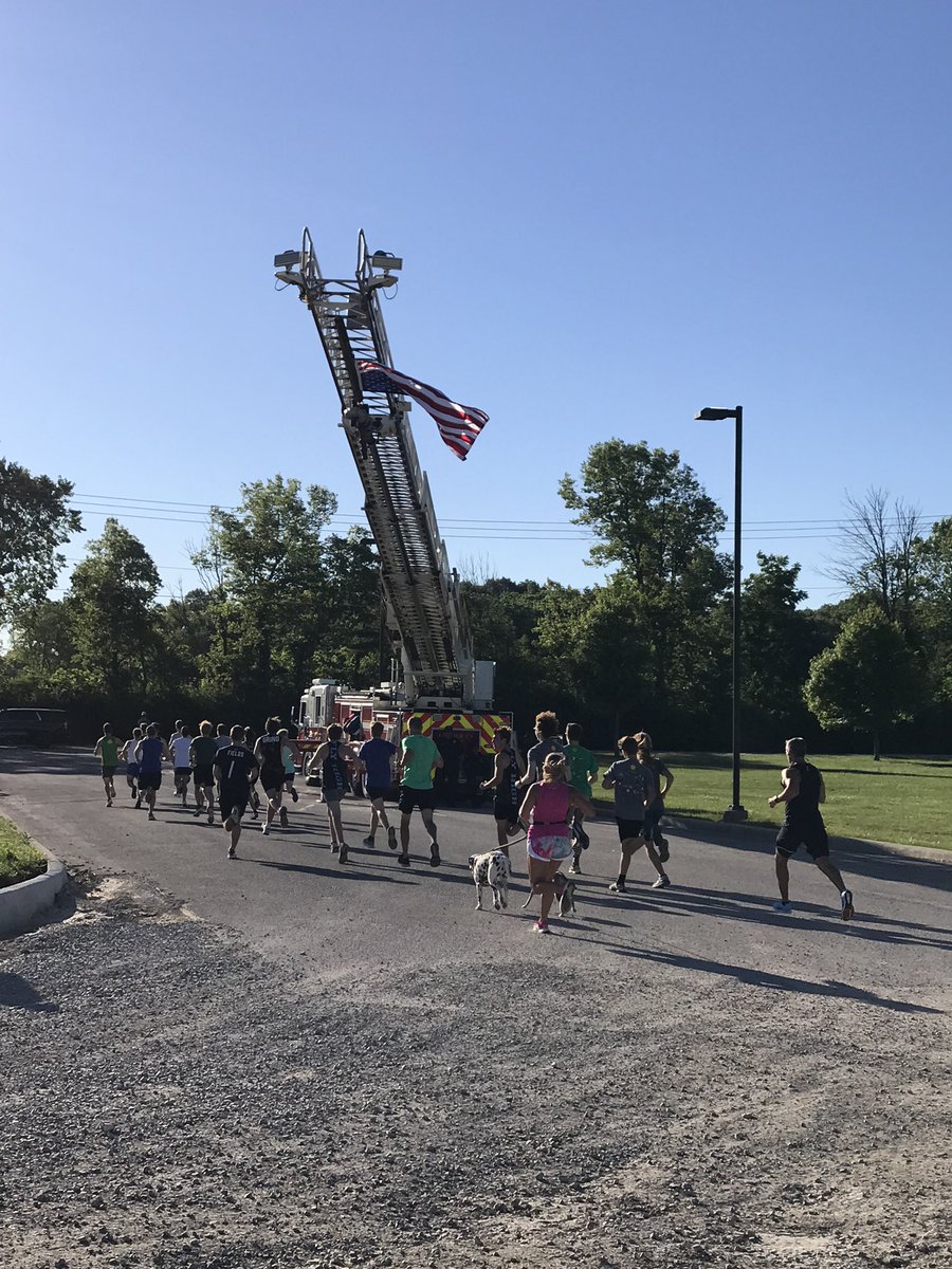 WestfieldFire's tweet photo. It was a true pleasure to be part of the 2nd Annual Fly High Memorial Jeep Ride & 5K Run benefitting the Liam & Reece Kelly Foundation. #flyhighmyangel #runningcommunity #WeAreWestfield https://t.co/oWdmcQ84EK