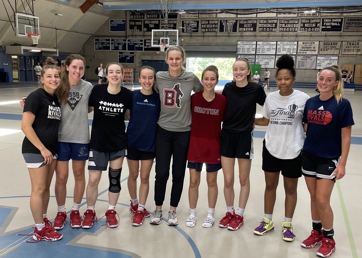 Great day at Brown University for our Rivals. 
S/O to HC Monique LeBlanc &amp; staff including Rivals Alum’12 Coach Brenner for hosting a terrific camp #RivalsWay⚔️⚔️
#3SSB