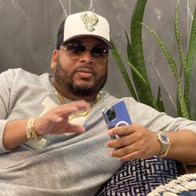 a1madethebeat's tweet photo. #NewProfilePic https://t.co/IE0YEjGnYv