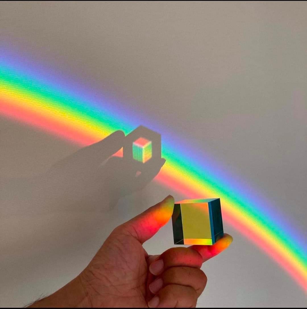 EnsedeCiencia's tweet photo. La belleza de uno de los fenómenos ópticos más espectaculares. https://t.co/eFhNq4NCu7