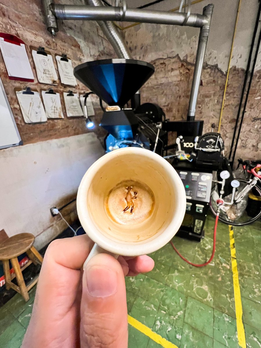 Camino_a_Comala's tweet photo. Día de tueste y día de espresso ☕️
Asi trabajamos para ofrecerte siempre la mejor taza de café 😍

Te esperamos en:
📍 San Rafael
📍 Condesa
📍 Sta Ma la Ribera
📍 Ex Fábrica de Harina
📍 Manzanillo, Col.
 (próximamente)

Encuentra más info en https://t.co/Gfh60zFE0k 📲 https://t.co/4USdgvrzoX