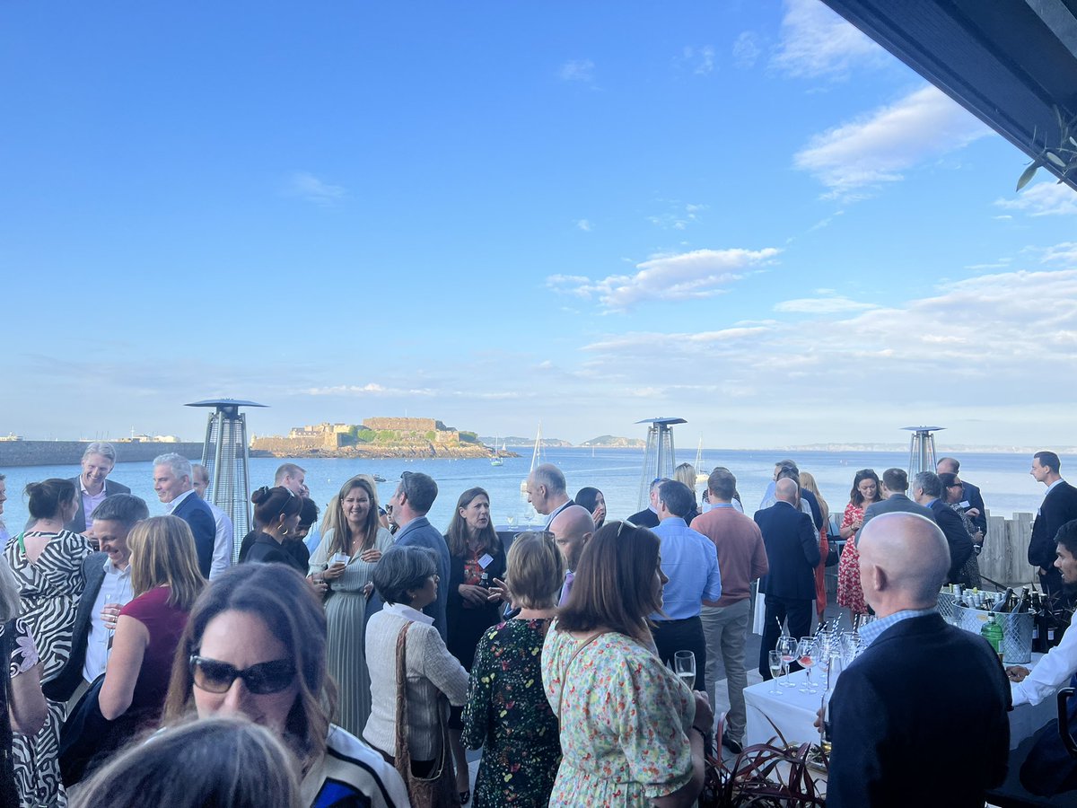 Dispute lawyer tweet media