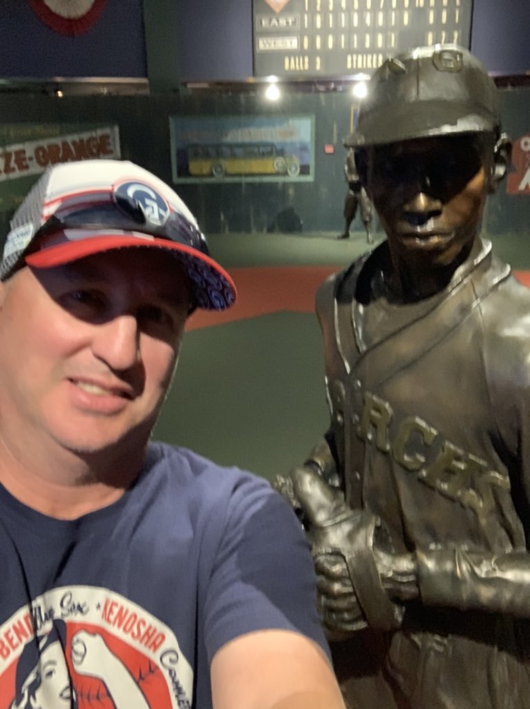 Nelley13's tweet image. Great visit to the Negro League Baseball Musuem. We got to meet museum director, Bob Kendrick! @NLBMuseumKC