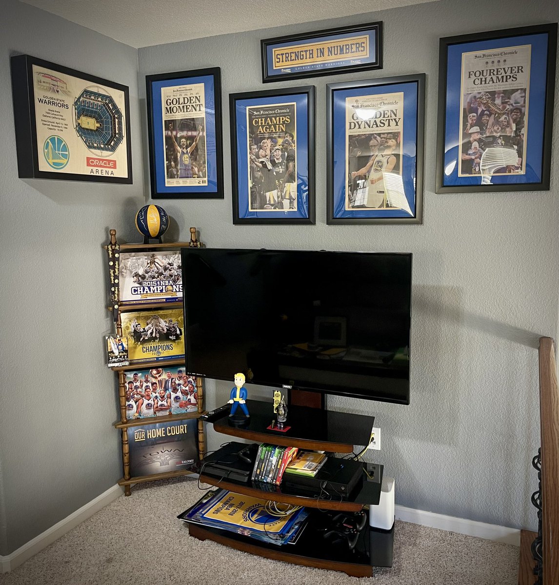 CoachJimmy36's tweet photo. #championshipalley has been updated!π€π½@warriors do bobble heads next season!! π the Nelly, Mullin, Hardaway, and Owens ball I got at fan fest β91/92 #nobandwagon #DubNation #authenticfanfriday #itsagoodtimeout @StephenCurry30 @Money23Green @KlayThompson @andre @22wiggins https://t.co/XTaVuwtwNN