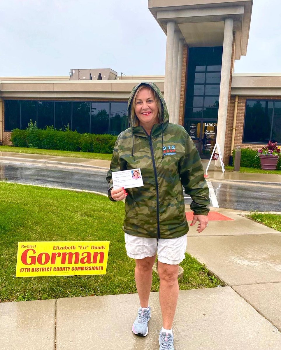 LizGorman's tweet photo. 1st rainy day thank you @the312conserva1 for this jacket! 

Beautiful Election Day forecasted Tuesday, June 28th, so no excuse not to vote. I hope to see you there. 

VOTE Elizabeth “Liz” Doody Gorman for Cook County Commissioner &amp; Orland Township Republican Committeeman! 🇺🇸 https://t.co/2oGnB7UcC3