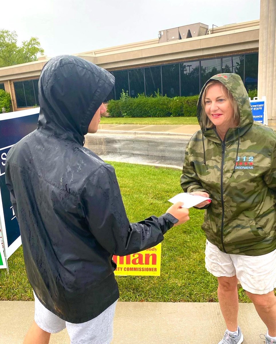 LizGorman's tweet photo. 1st rainy day thank you @the312conserva1 for this jacket! 

Beautiful Election Day forecasted Tuesday, June 28th, so no excuse not to vote. I hope to see you there. 

VOTE Elizabeth “Liz” Doody Gorman for Cook County Commissioner &amp; Orland Township Republican Committeeman! 🇺🇸 https://t.co/2oGnB7UcC3